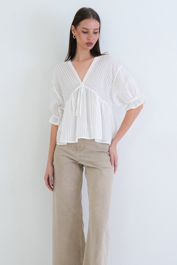 V Yaka Fırfırlı Bluz