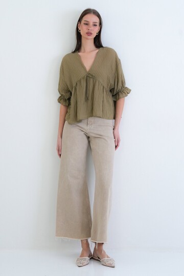 V Yaka Fırfırlı Bluz