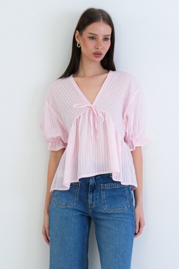 V Yaka Fırfırlı Bluz