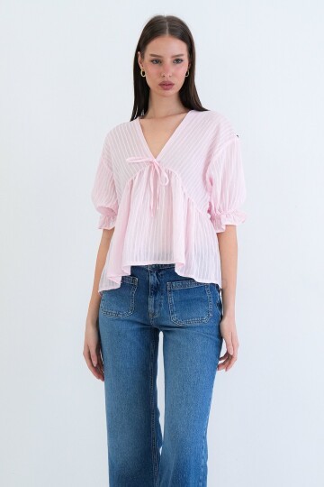 V Yaka Fırfırlı Bluz