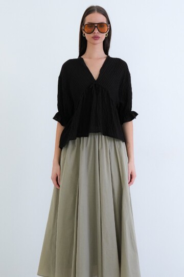 V Yaka Fırfırlı Bluz