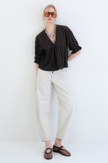 V Yaka Truvakar Kol Lastikli Fırfır Kumaş Bluz