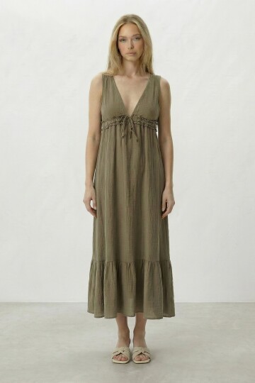 Vizon V Yaka Fırfır Detaylı Astarlı Müslin Elbise