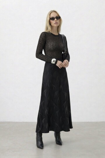 Yüksel Bel Desenli Saten Midi Etek