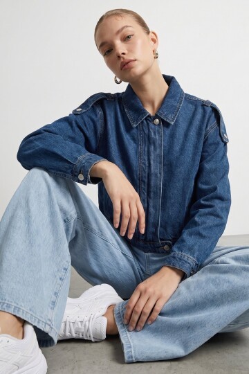 Apolet Detaylı Denim Ceket