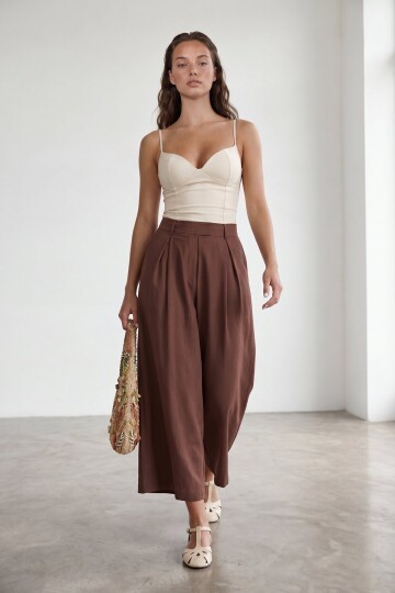 Çift Cepli Beli Pileli Astarlı Poplin Kapri Pantolon
