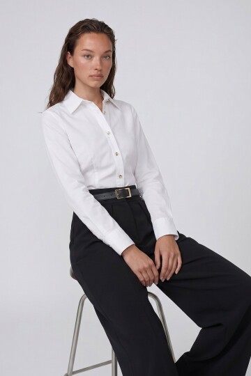 Gold İnci Düğme Detaylı Pensli Slim Fit Poplin Gömlek