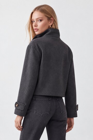 Gömlek Yaka Düğmeli Kısa Kaban
