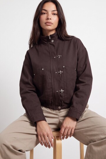 Metal Detaylı Gabardin Ceket