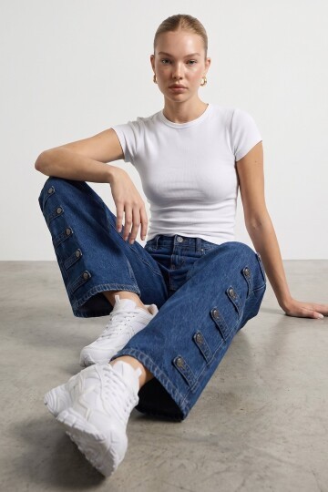 Metal Toka ve Şerit Detaylı Denim Pantolon