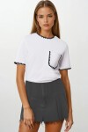 Nakış İşlemeli Tek Cepli T-Shirt