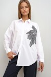 Beyaz Çiçek Nakışlı Oversize Dokuma Gömlek