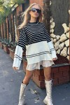 Siyah-Krem Dik Yaka Çizgi Bloklu Oversize Triko Kazak