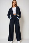 Lacivert Kolları Garnili  Crop Ceket Ve Pantolon Takım