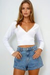 Beyaz Kruvaze Yaka Dantel Detaylı Crop Bluz