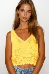 Sarı Askılı Ajurlu Örme Crop Bluz
