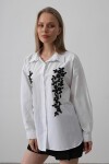 Beyaz Boncuk Nakış Detaylı Oversize Gömlek