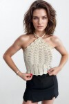 Ekru Halter Yaka Ajurlu Crop Örme Bluz