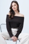 Geniş Kol Manşetli Madonna Yaka Bluz
