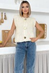 Büyük Düğme Detaylı Triko Yelek