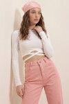 Bisiklet Yaka Beli Bant Detaylı Crop Bluz