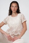 Bisiklet Yaka Delik Ajurlu İçi Astarlı Motif İşlemeli Crop Bluz