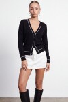 Şeritli V Yaka Düğmeli Triko Hırka